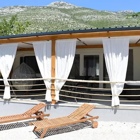 Mobile Peljesac, Camp Vala *